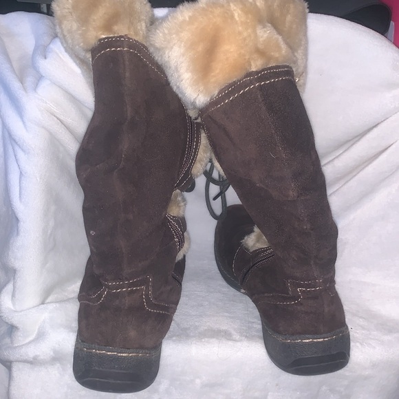 St. John’s Bay Brown fall/winter boots - Picture 5 of 11